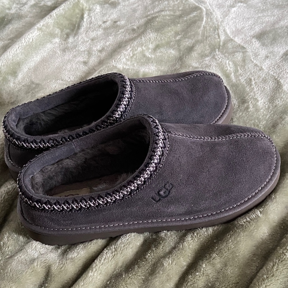 UGG Tasman